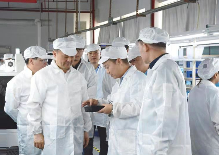 六盘水市委书记陈敏率队到尊龙集团官网调查
